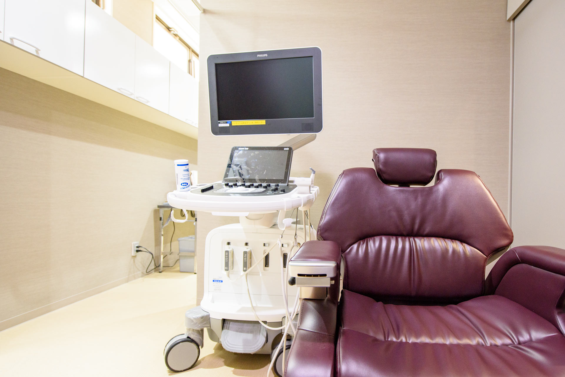 甲状腺のおもな検査は、エコー検査と、血液検査です